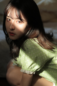 小不点爱吃肉混JIN